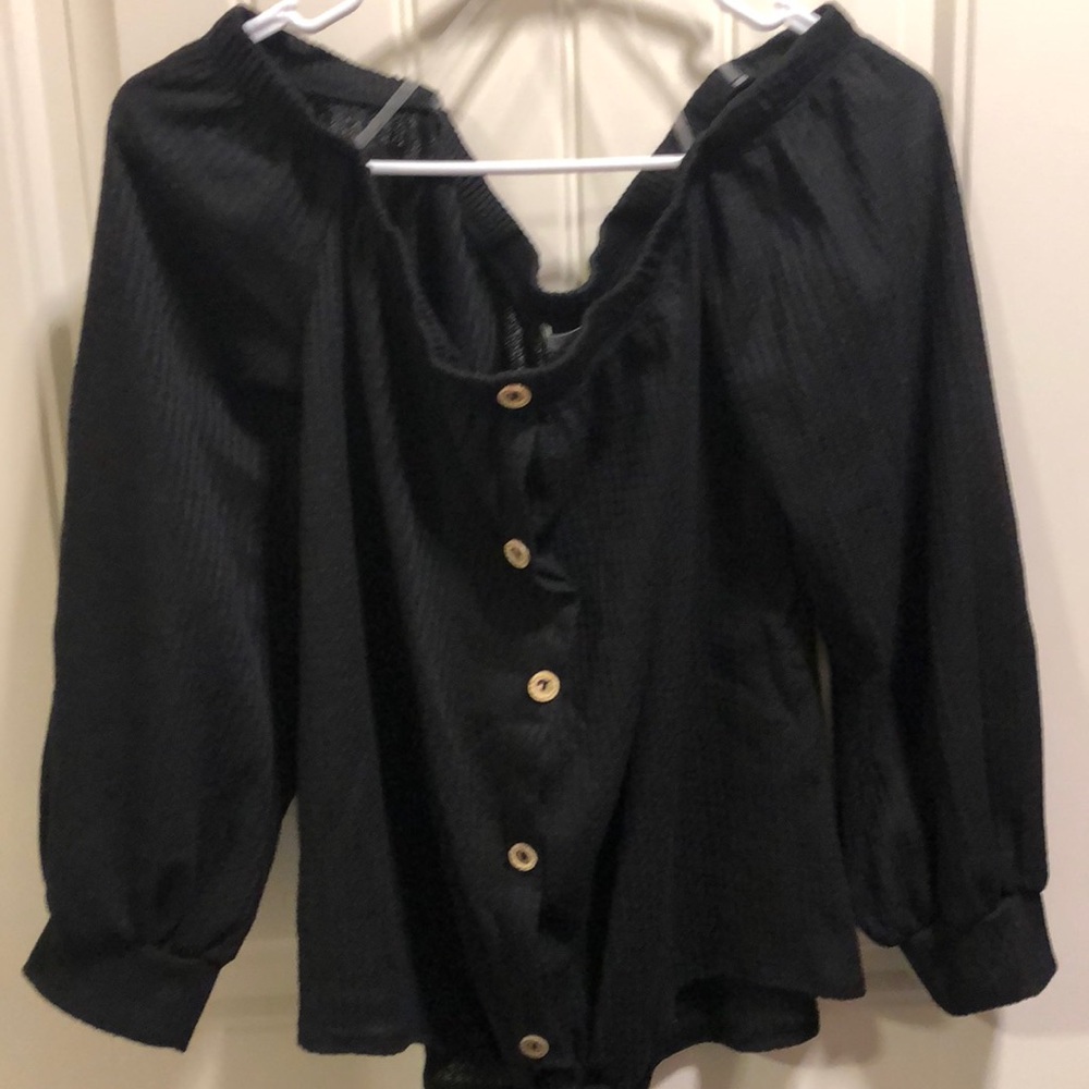 1X black off the shoulder top